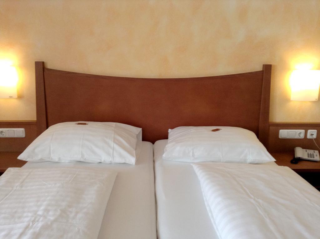 1A Landhotel Schicklberg Кремсмюнстер Номер фото